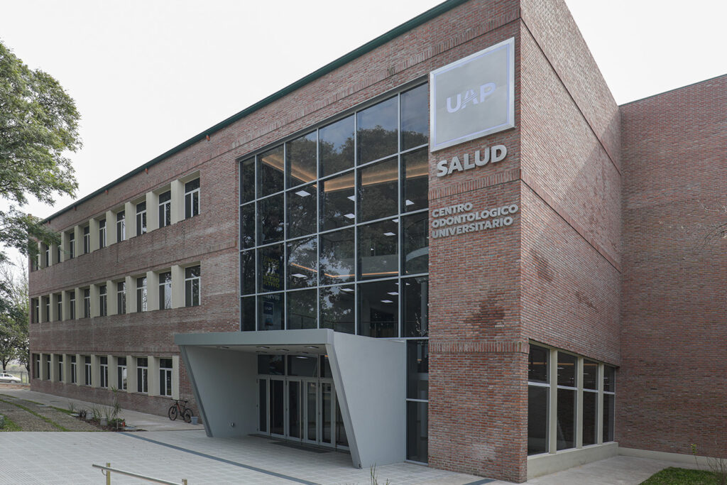 Edificio de la carrera de Odontología UAP