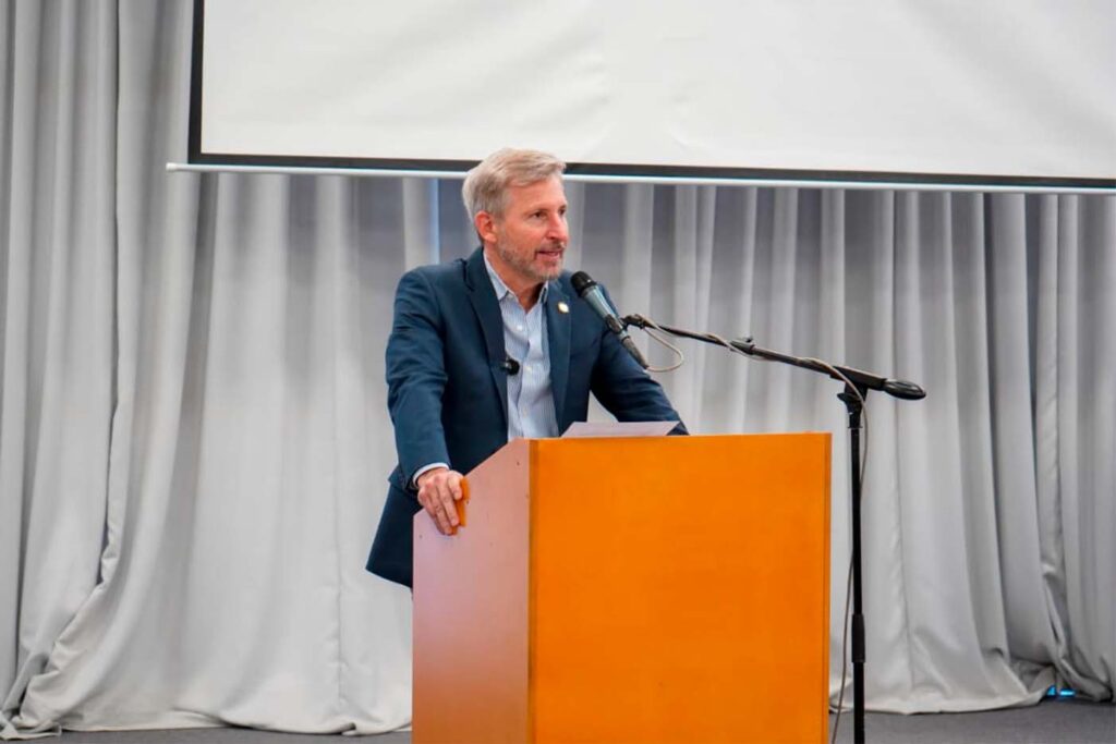 Gobernador de Entre Ríos Rogelio Frigerio presente en el congreso AFIDEER