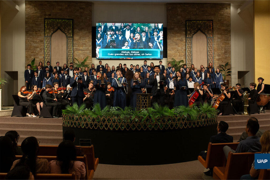 El Coro Musicap y la Banda UAP aperturaron la II Semana de Oración Invencible.