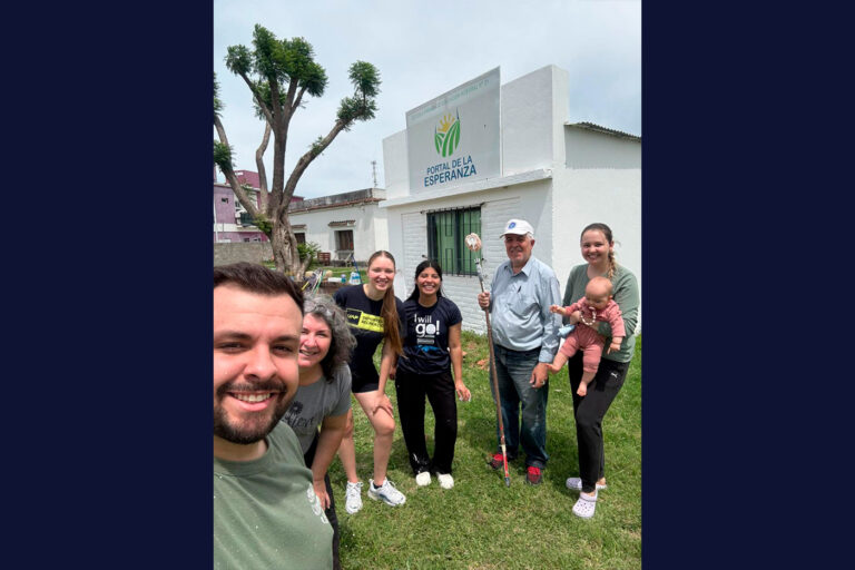 Manos que ayudan, espacios que se transforman